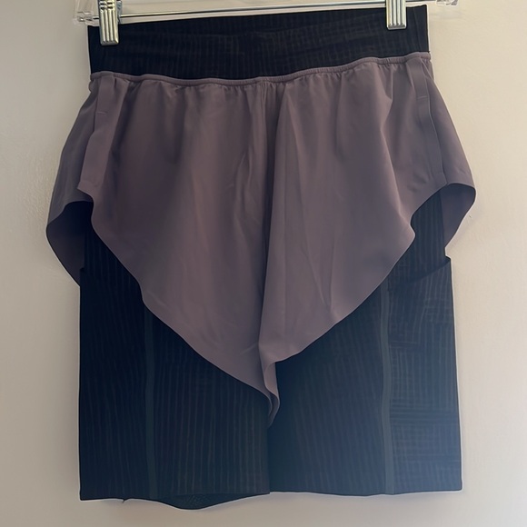 Lululemon Lab Run shorts 4 dusky lavender 8” lined - Picture 6 of 6